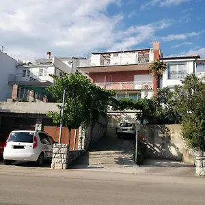 https://apartmani-marijan-crikvenica.primorje-gorskikotar.com