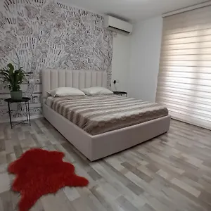 https://martas-apartment.hotels-in-tirana.com